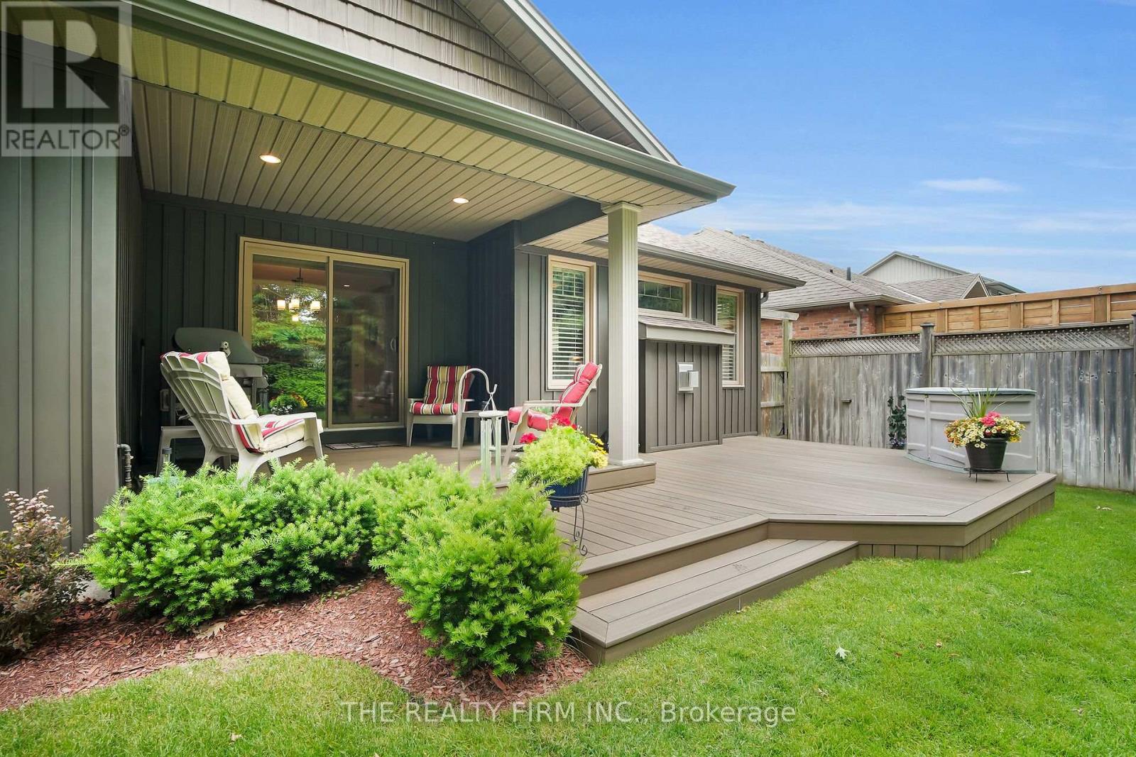 364 Darcy Drive E, Strathroy-Caradoc (Ne), Ontario  N7G 0A1 - Photo 41 - X12209178
