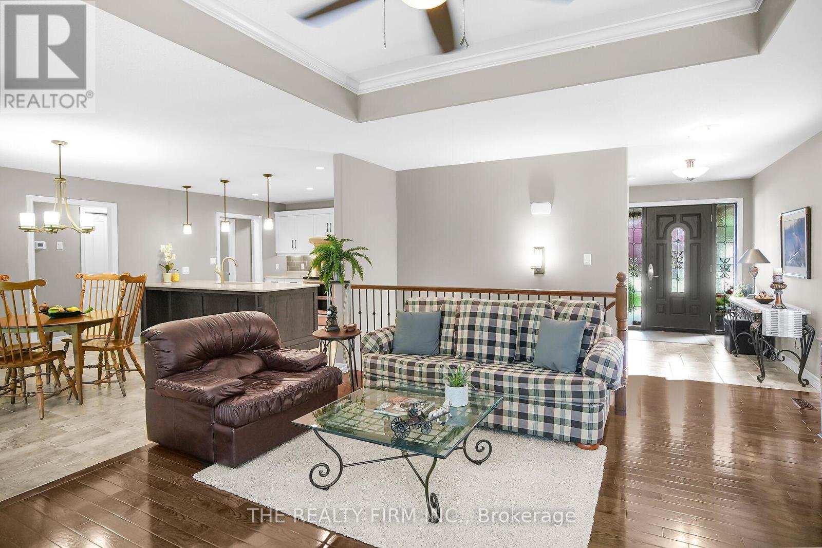 364 Darcy Drive E, Strathroy-Caradoc (Ne), Ontario  N7G 0A1 - Photo 9 - X12209178