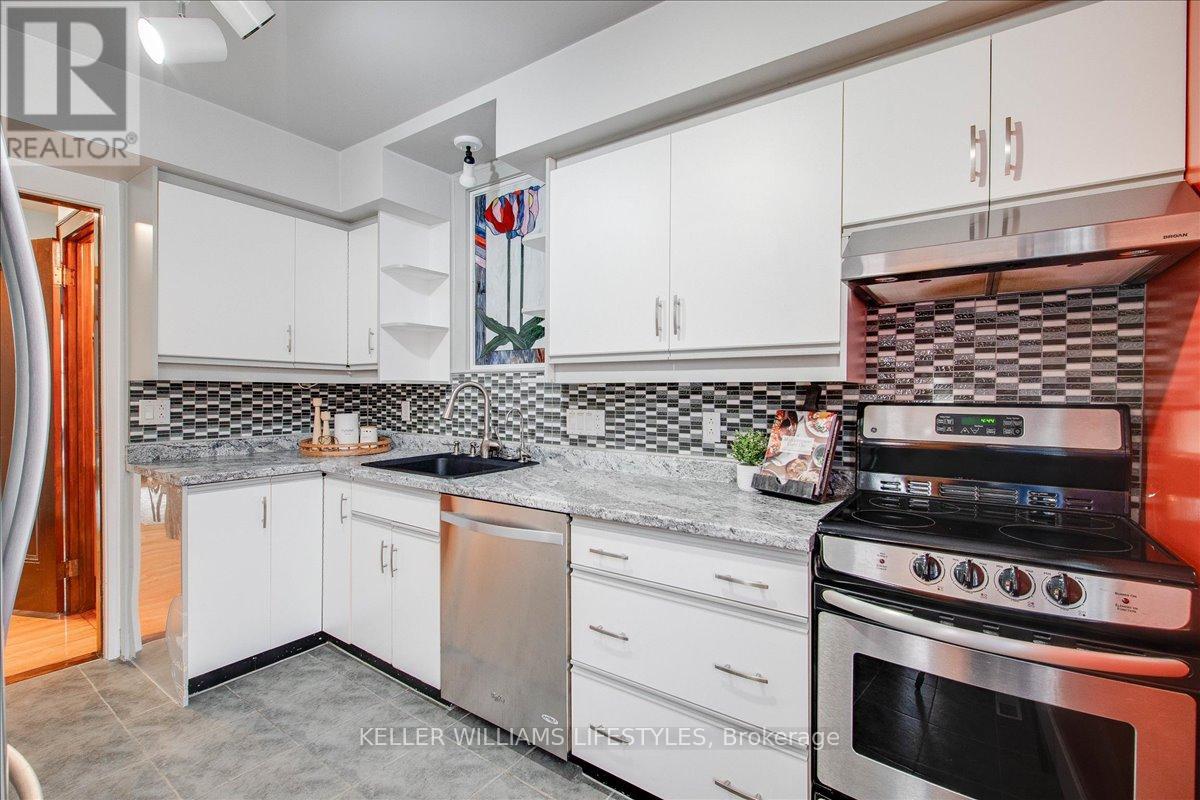 24 Main Street S, Lambton Shores, Ontario  N0N 1J0 - Photo 16 - X12209222