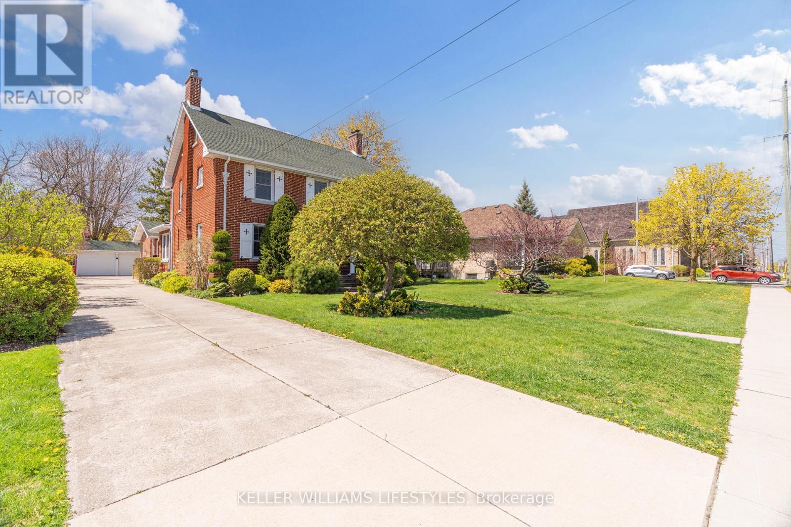 24 Main Street S, Lambton Shores, Ontario  N0N 1J0 - Photo 2 - X12209222