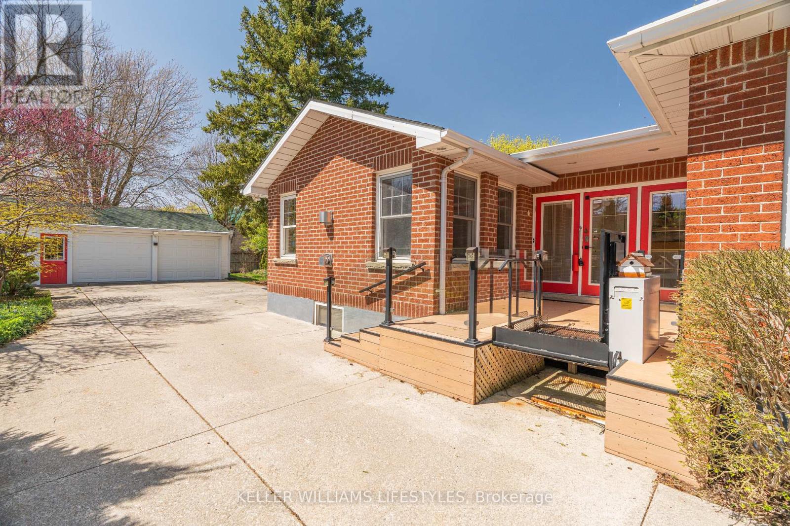 24 Main Street S, Lambton Shores, Ontario  N0N 1J0 - Photo 38 - X12209222