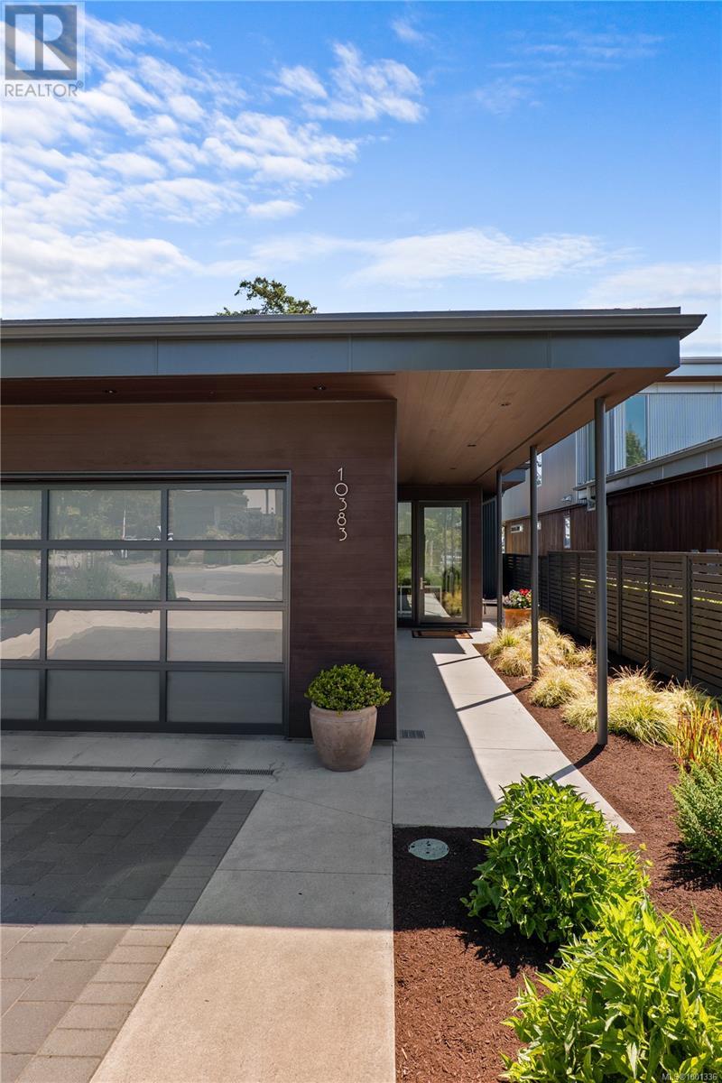 Property at 10383 Allbay Rd image 3