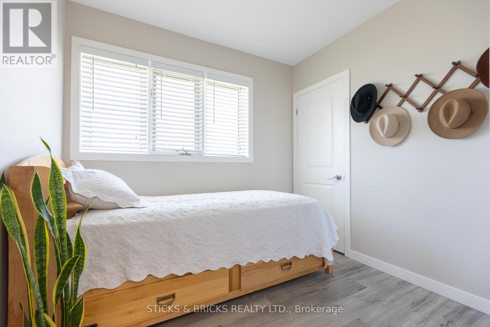 91 Elgin Street, Thorold (Thorold Downtown), Ontario  L2V 3B8 - Photo 20 - X12209011