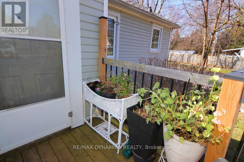 26 Beamer Avenue, St. Catharines (Bunting/linwell), Ontario  L2M 2L3 - Photo 4 - X12209124