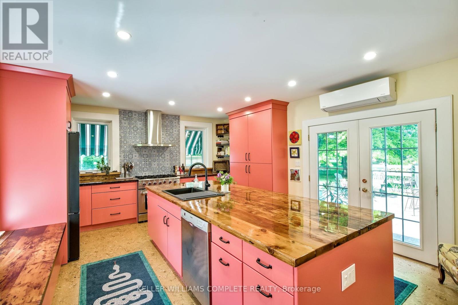519 Queenston Road, Niagara-On-The-Lake (Rural), Ontario  L0S 1J0 - Photo 11 - X12209157