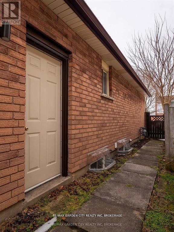 11 Vintage Crescent, St. Catharines (Ridley), Ontario  L2S 3C1 - Photo 37 - X12209168