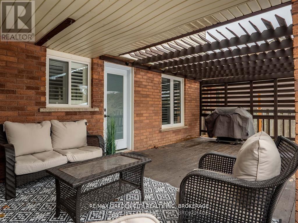 11 Vintage Crescent, St. Catharines (Ridley), Ontario  L2S 3C1 - Photo 39 - X12209168