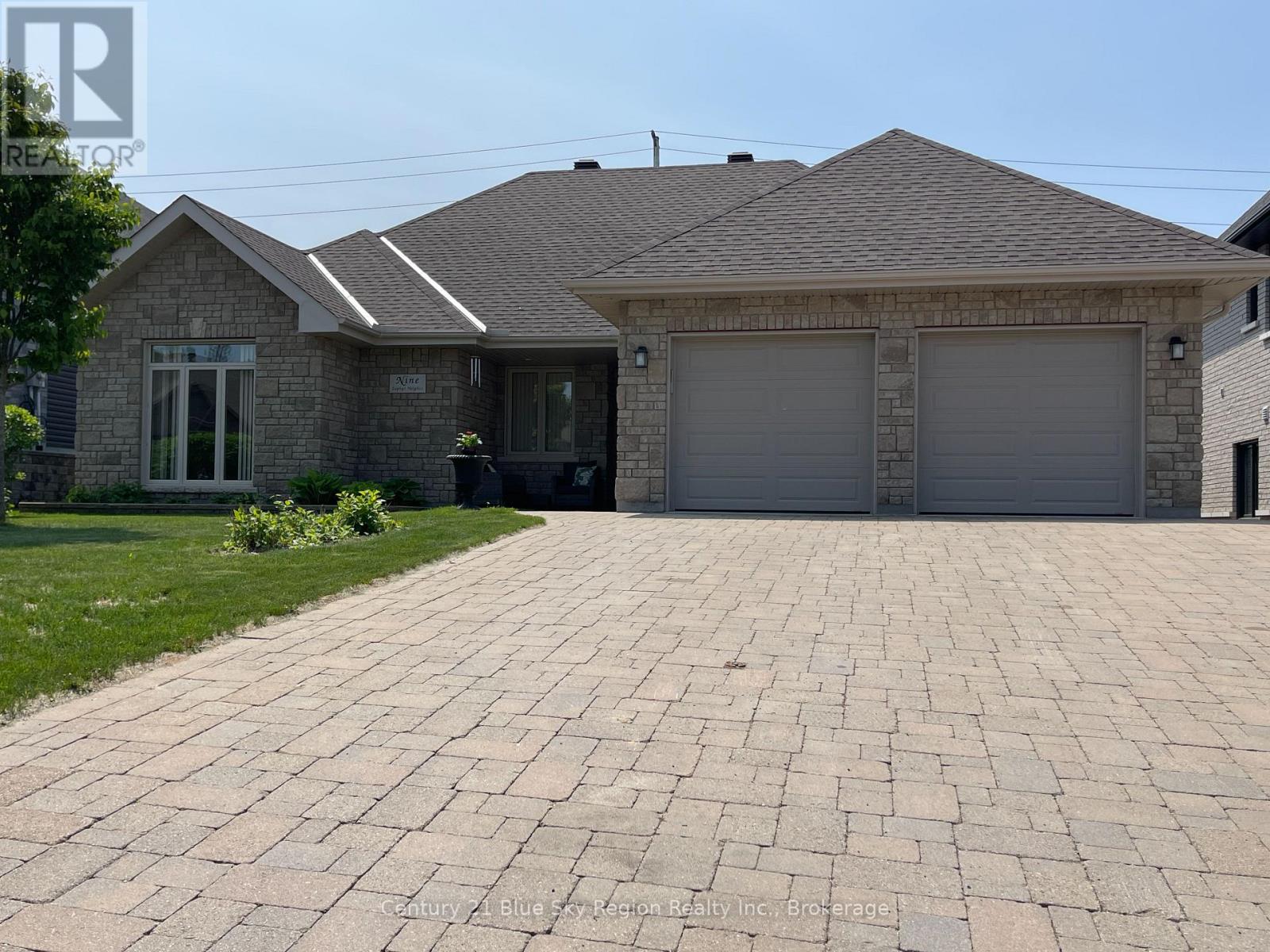 9 Zephyr Heights, North Bay (Airport), Ontario  P1A 0E9 - Photo 1 - X12209203