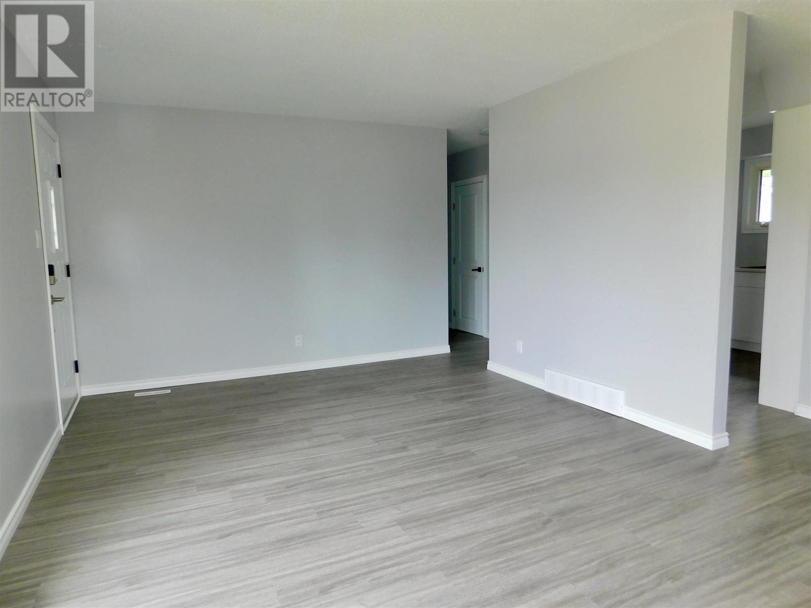 52 Dingwall Pkwy, Dryden, Ontario  P8N 1T4 - Photo 11 - TB251605