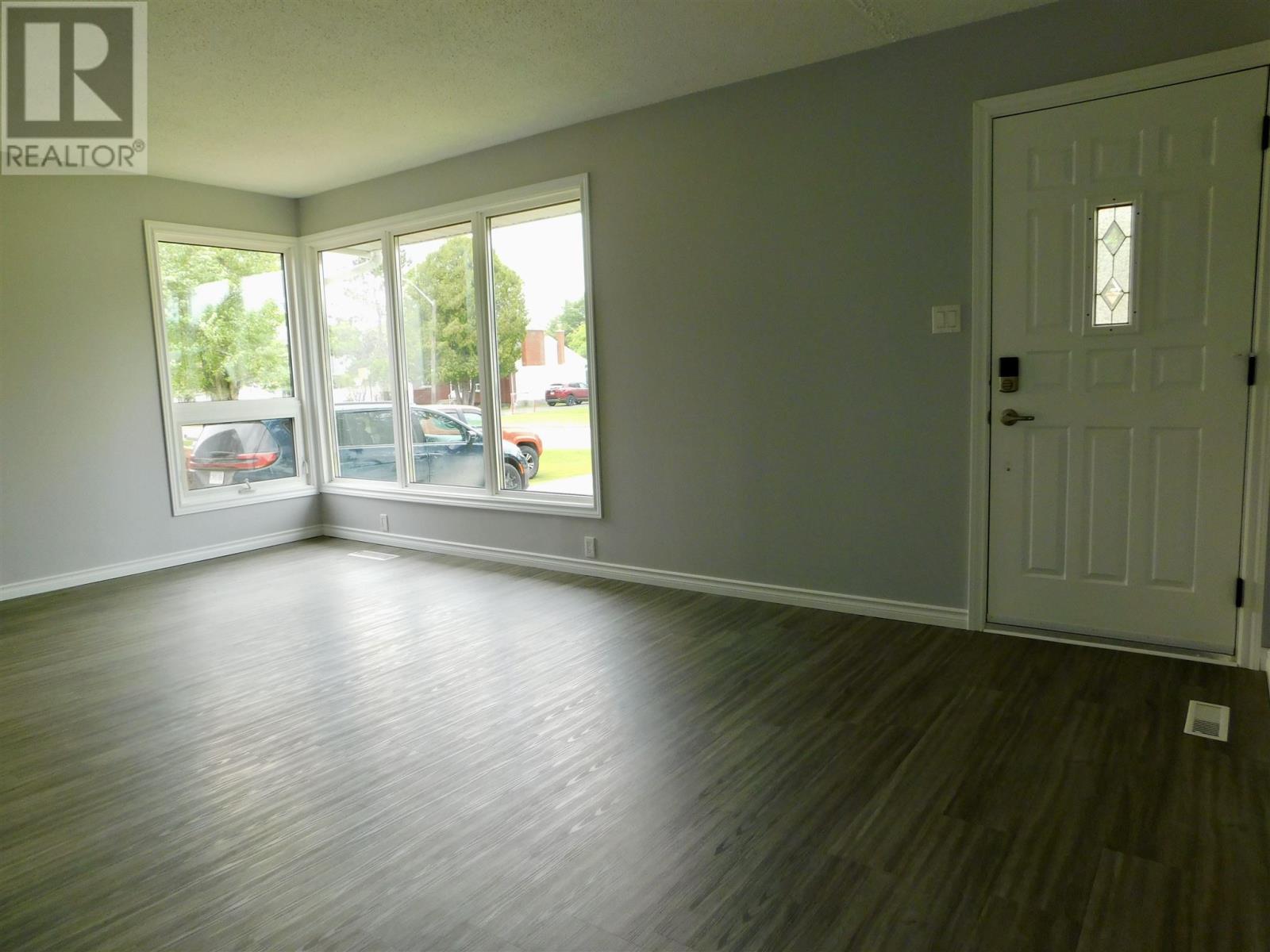 52 Dingwall Pkwy, Dryden, Ontario  P8N 1T4 - Photo 12 - TB251605