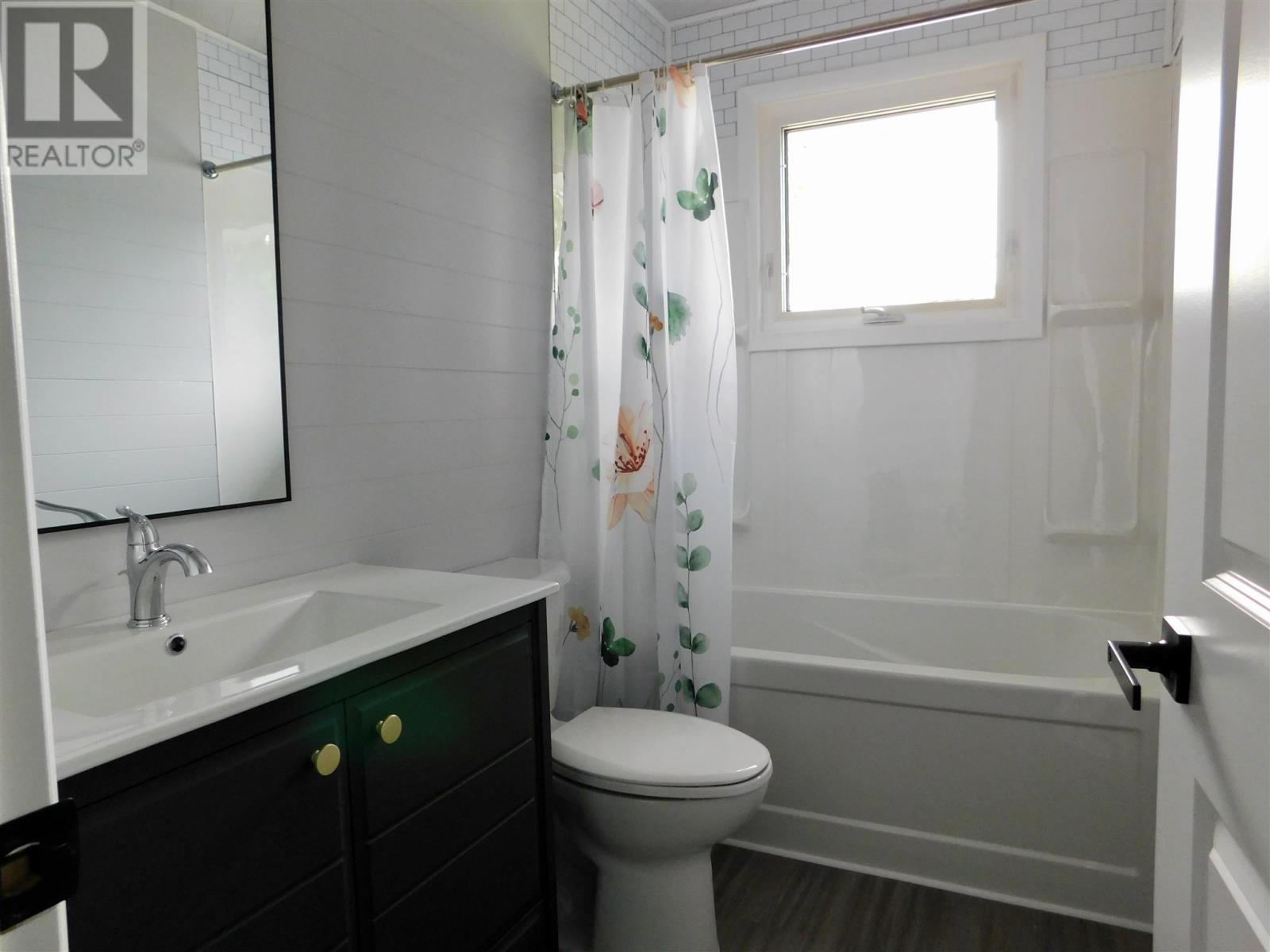 52 Dingwall Pkwy, Dryden, Ontario  P8N 1T4 - Photo 20 - TB251605