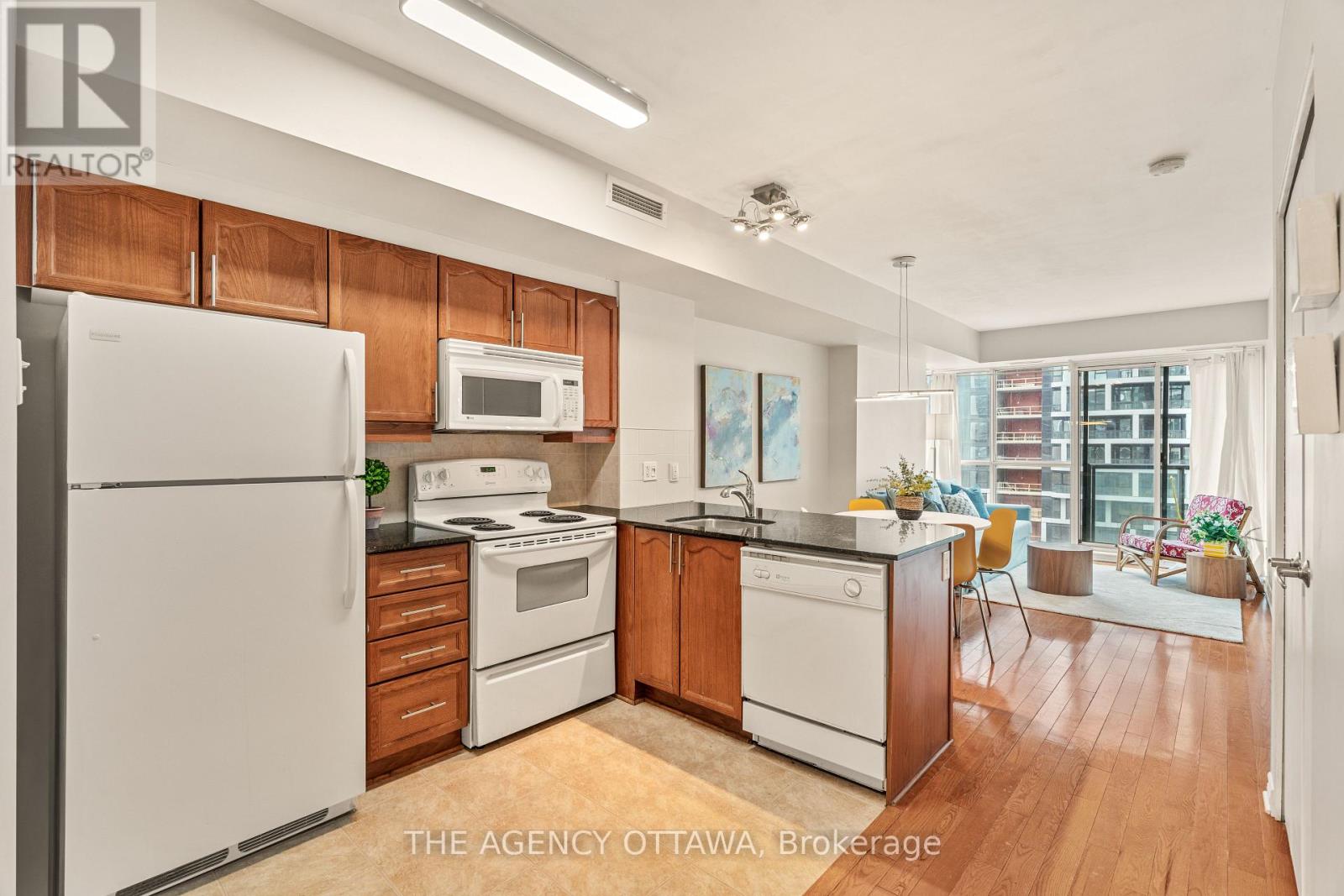 1403 - 445 Laurier Avenue W, Ottawa, Ontario  K1N 6R4 - Photo 3 - X12209093