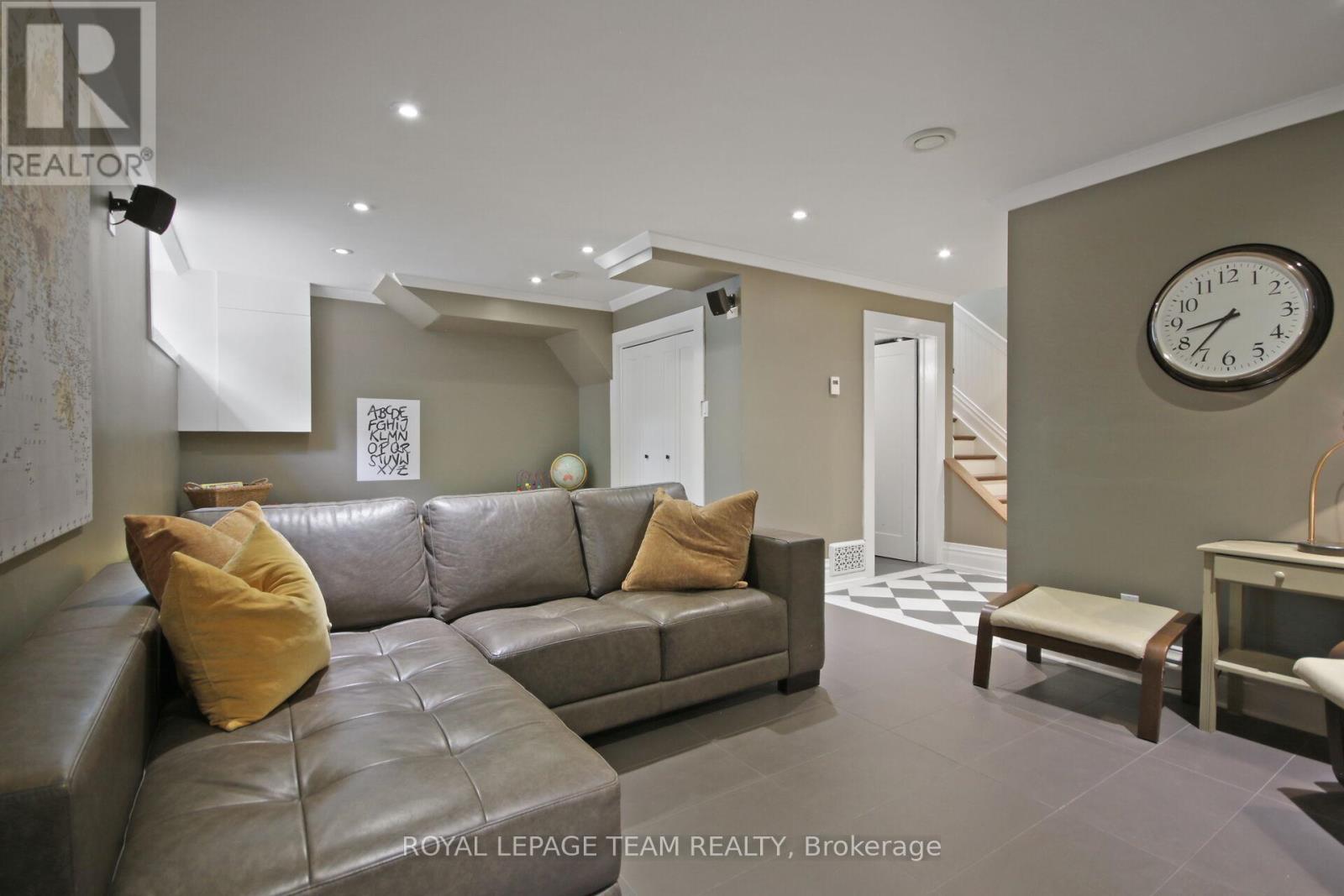 565 Westminster Avenue, Ottawa, Ontario  K2A 2V2 - Photo 36 - X12209141