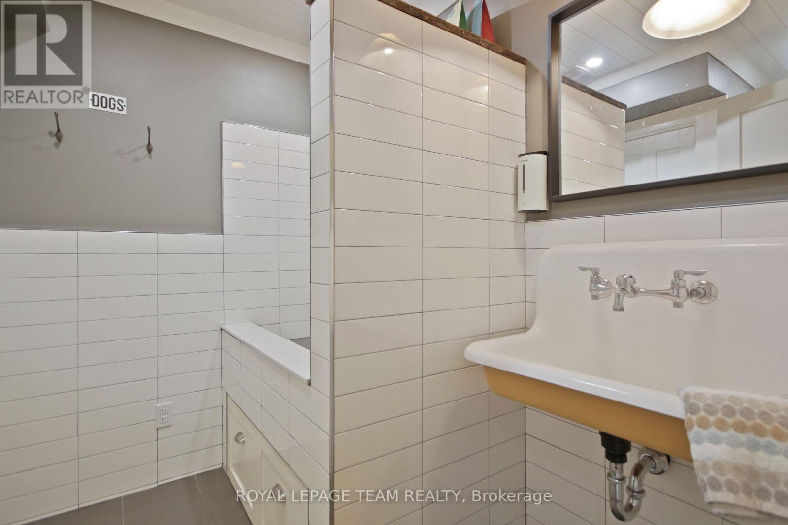565 Westminster Avenue, Ottawa, Ontario  K2A 2V2 - Photo 38 - X12209141