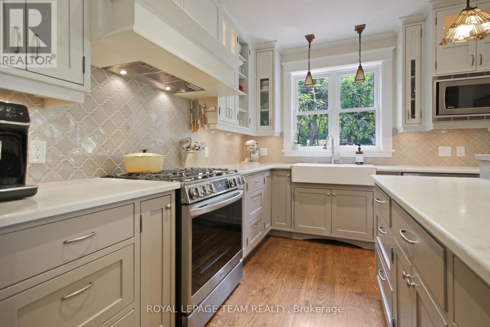 565 Westminster Avenue, Ottawa, Ontario  K2A 2V2 - Photo 8 - X12209141