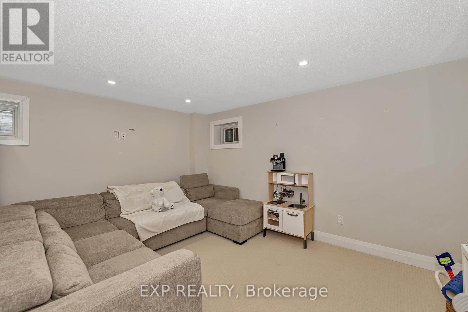 631 Crevier Walk, Ottawa, Ontario  K1W 0M5 - Photo 29 - X12209142