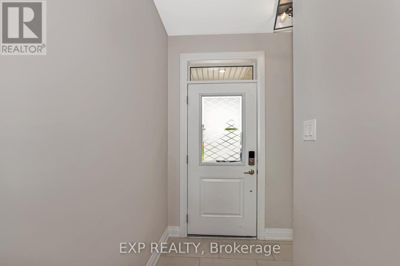 631 Crevier Walk, Ottawa, Ontario  K1W 0M5 - Photo 6 - X12209142