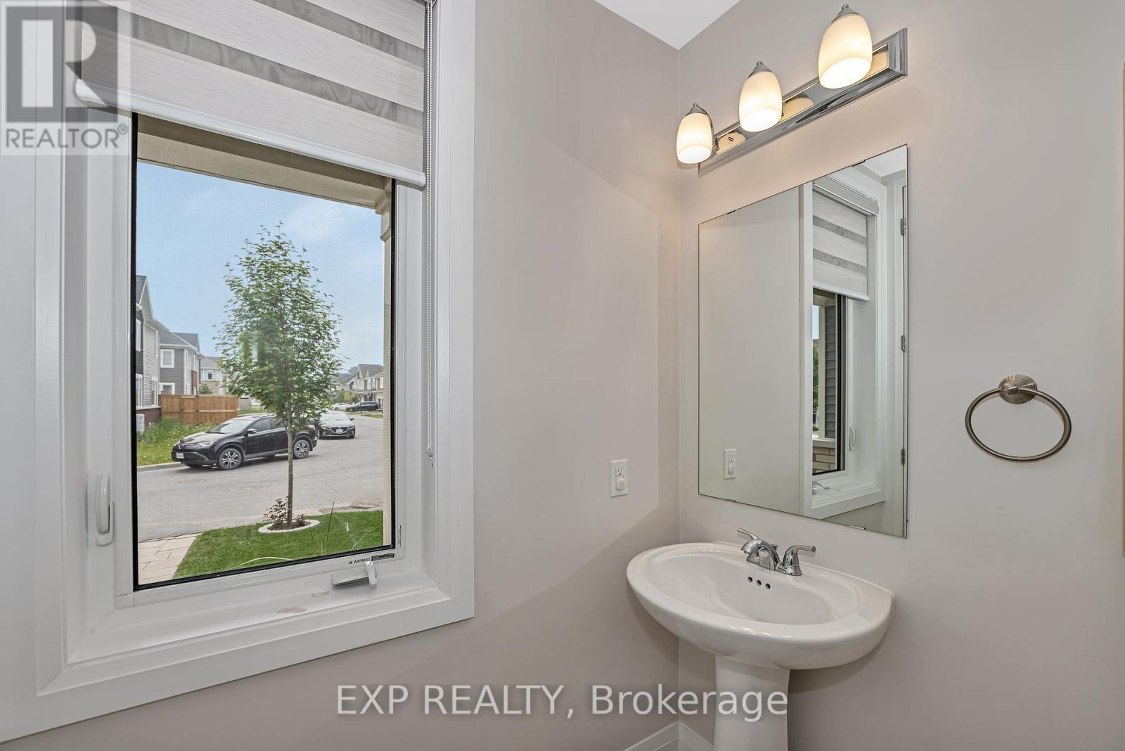631 Crevier Walk, Ottawa, Ontario  K1W 0M5 - Photo 7 - X12209142