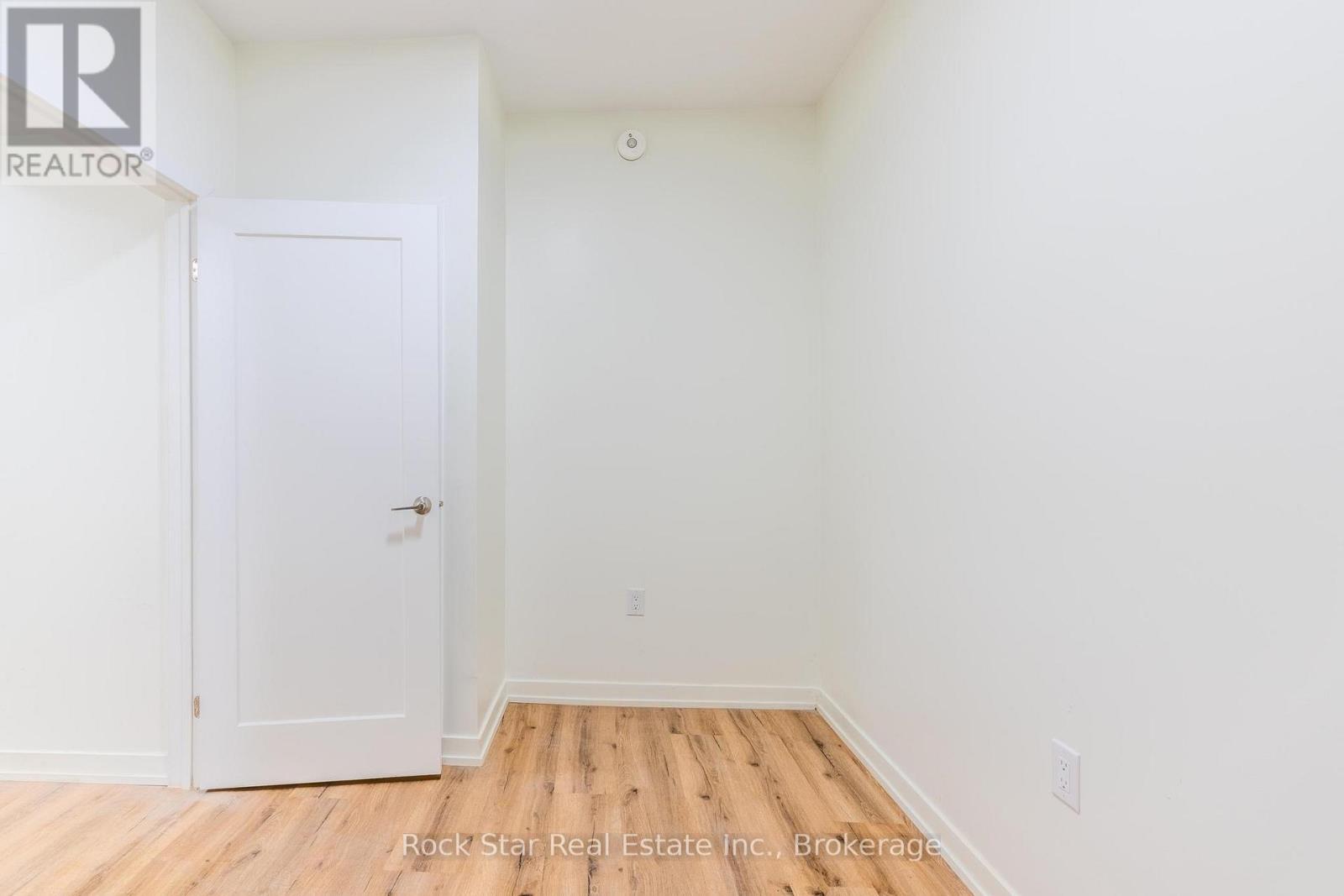 108 Niagara Falls Road, Thorold, Ontario  L2V 1H4 - Photo 28 - X12209085