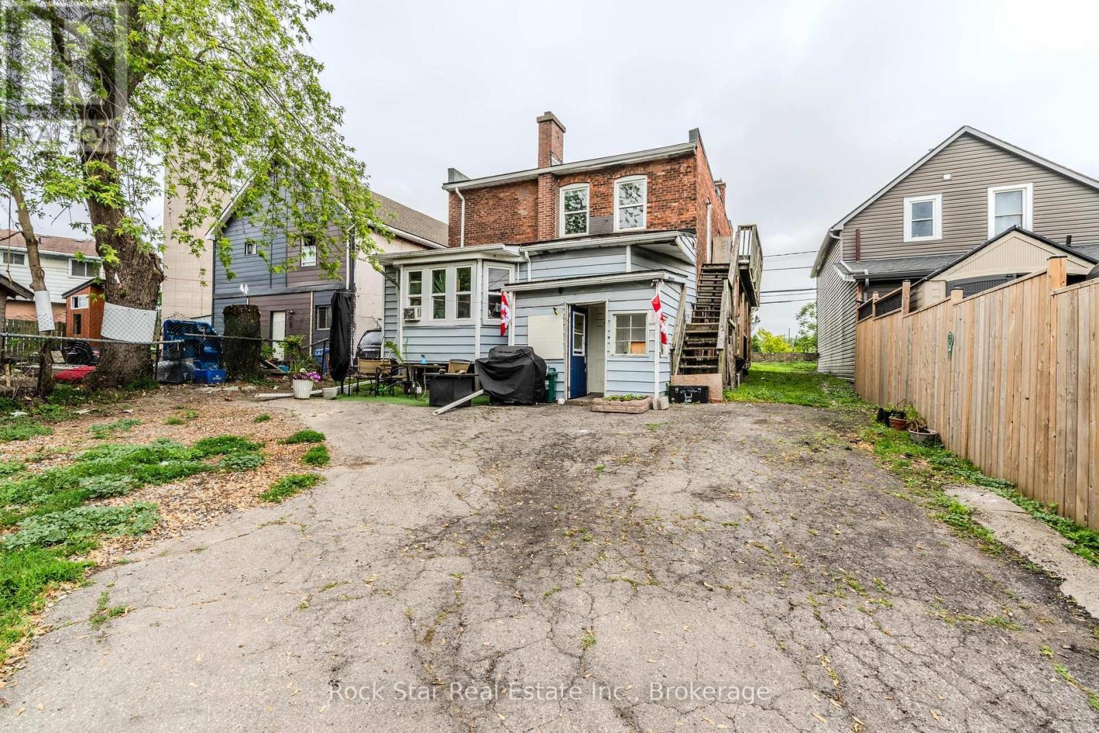 108 Niagara Falls Road, Thorold, Ontario  L2V 1H4 - Photo 36 - X12209085