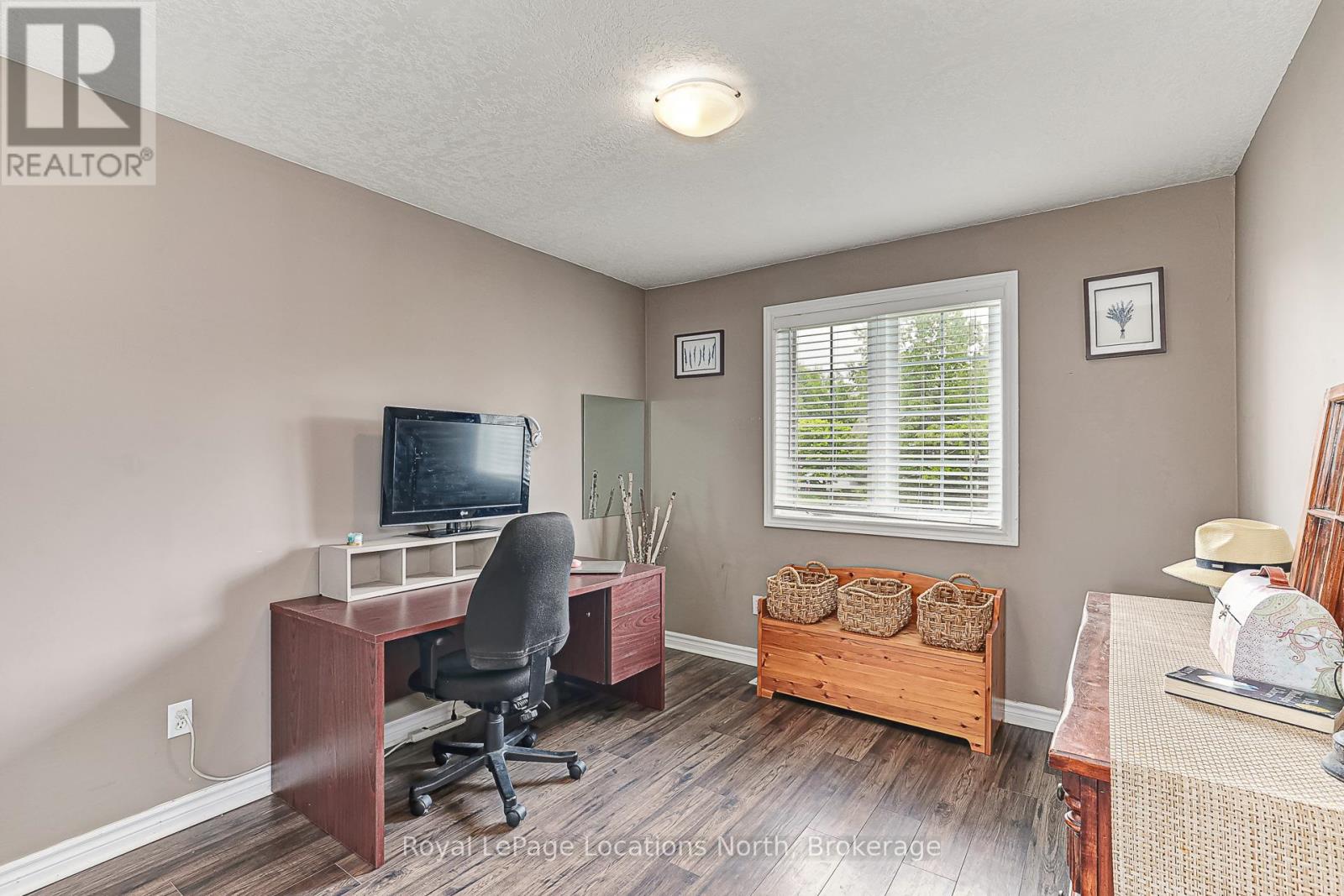 26 Blackburn Avenue, Clearview, Ontario  L0M 1P0 - Photo 19 - S12208990