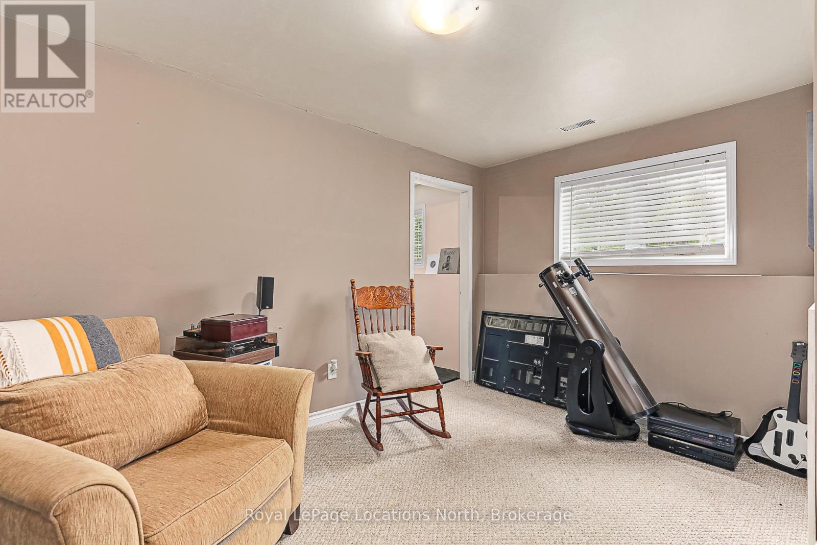 26 Blackburn Avenue, Clearview, Ontario  L0M 1P0 - Photo 30 - S12208990