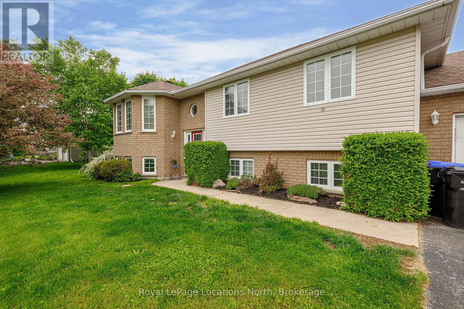 26 Blackburn Avenue, Clearview, Ontario  L0M 1P0 - Photo 40 - S12208990