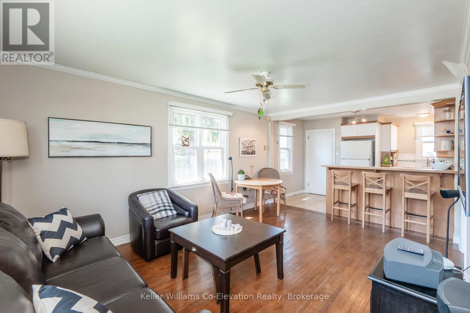 94 Innisfil Street, Barrie, Ontario  L4N 3E4 - Photo 13 - S12209027