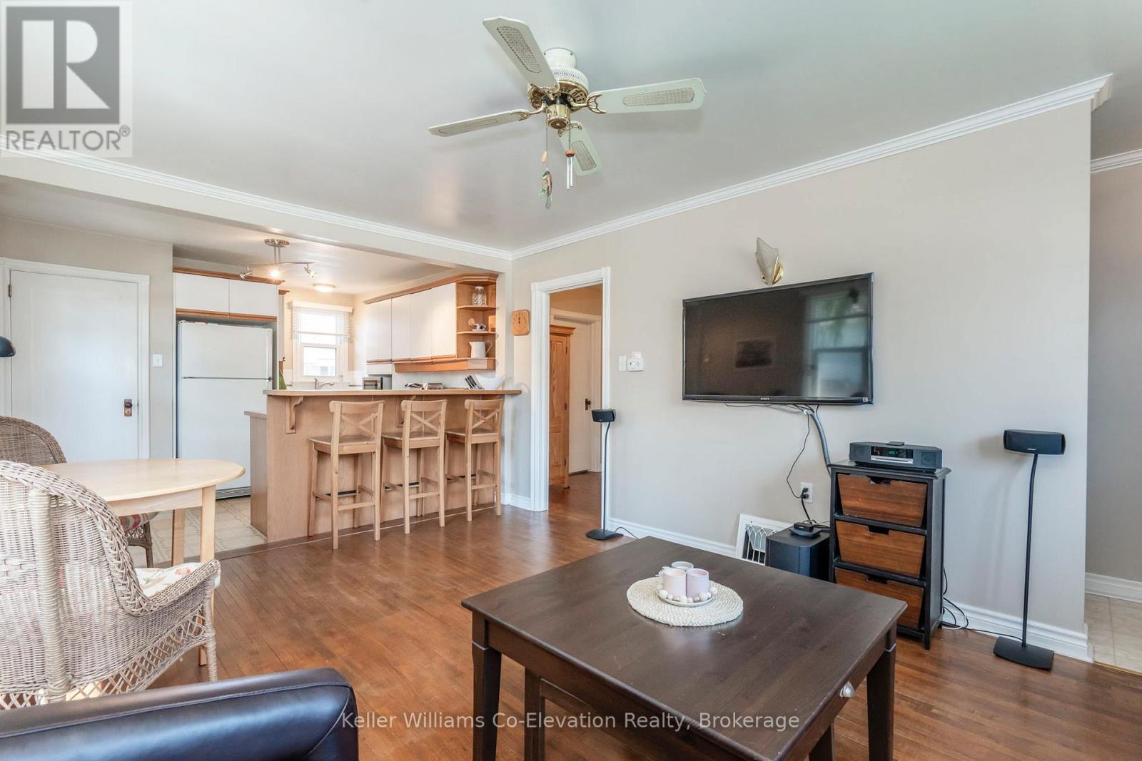 94 Innisfil Street, Barrie, Ontario  L4N 3E4 - Photo 14 - S12209027