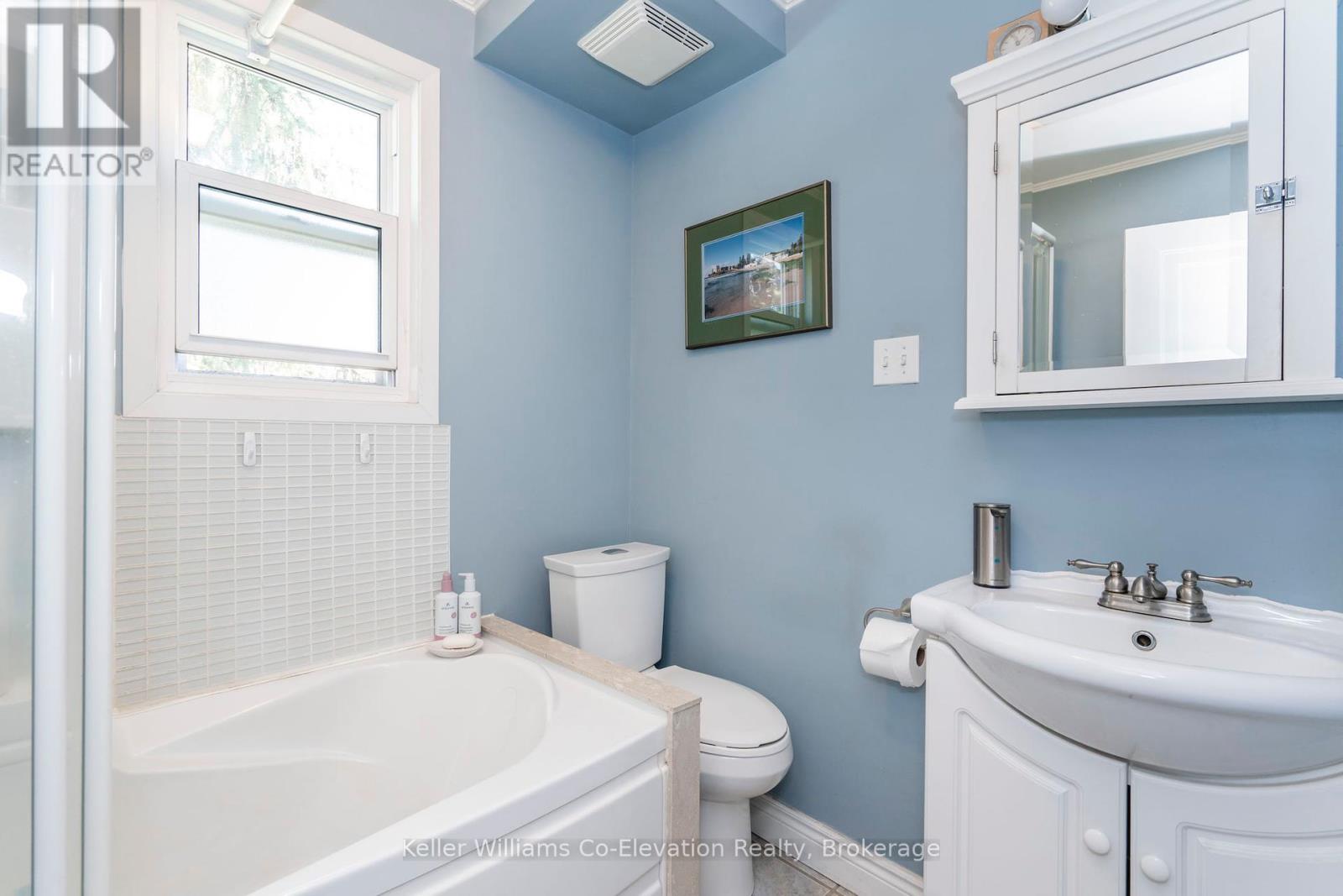 94 Innisfil Street, Barrie, Ontario  L4N 3E4 - Photo 19 - S12209027