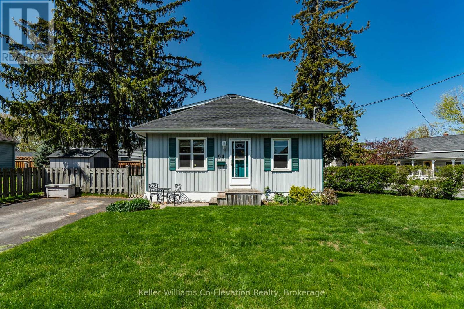94 Innisfil Street, Barrie, Ontario  L4N 3E4 - Photo 2 - S12209027