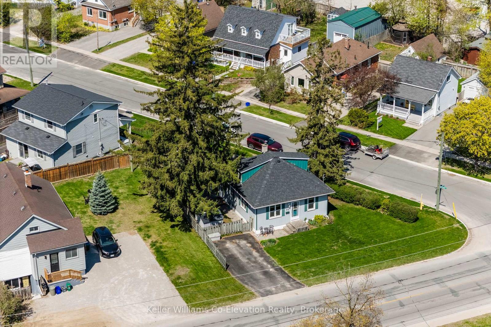 94 Innisfil Street, Barrie, Ontario  L4N 3E4 - Photo 38 - S12209027