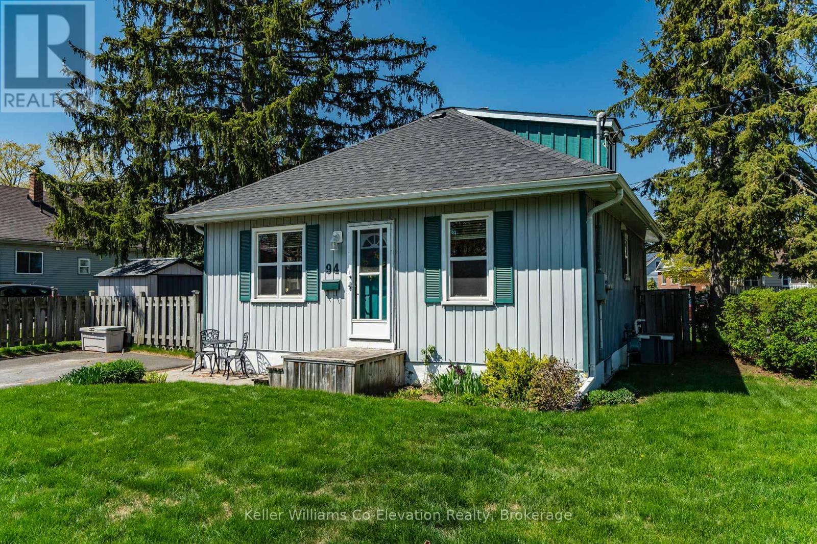 94 Innisfil Street, Barrie, Ontario  L4N 3E4 - Photo 4 - S12209027