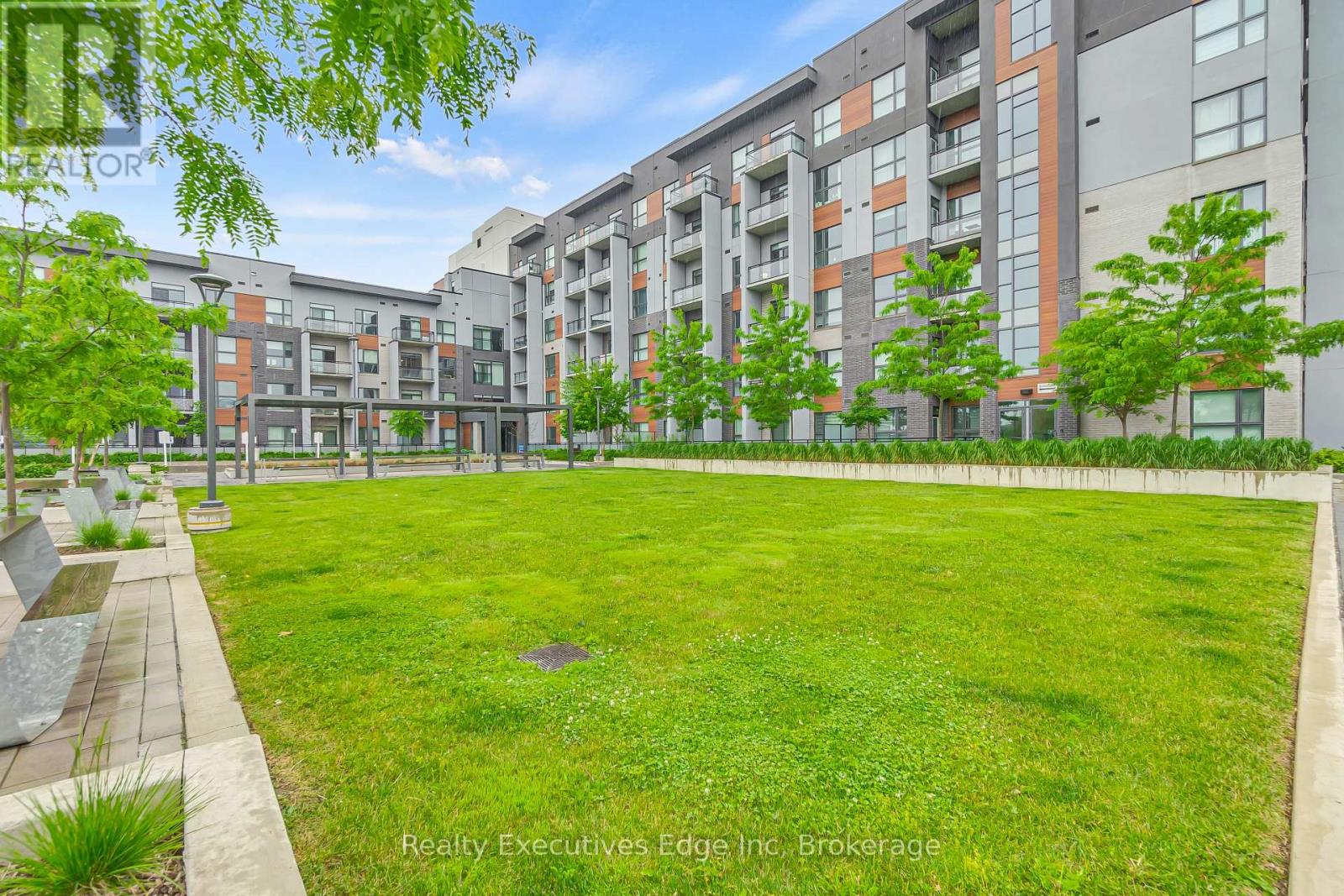 304 - 50 Kaitting Trail, Oakville, Ontario  L6M 5N3 - Photo 2 - W12209223
