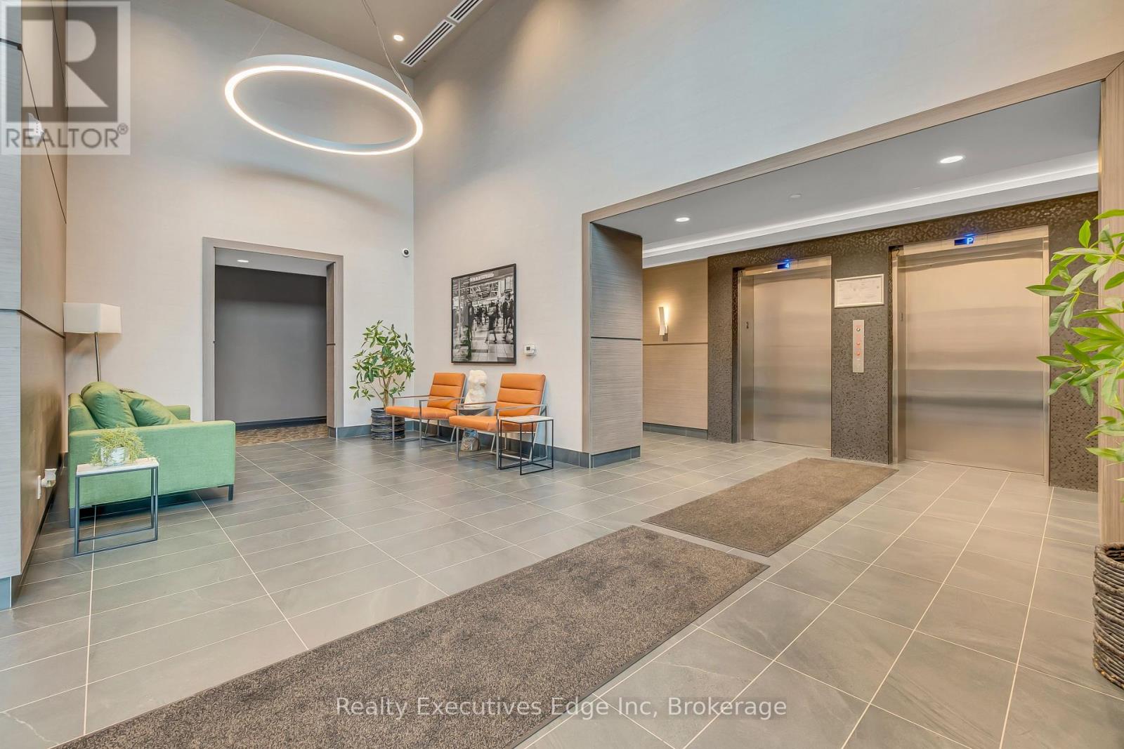 304 - 50 Kaitting Trail, Oakville, Ontario  L6M 5N3 - Photo 4 - W12209223