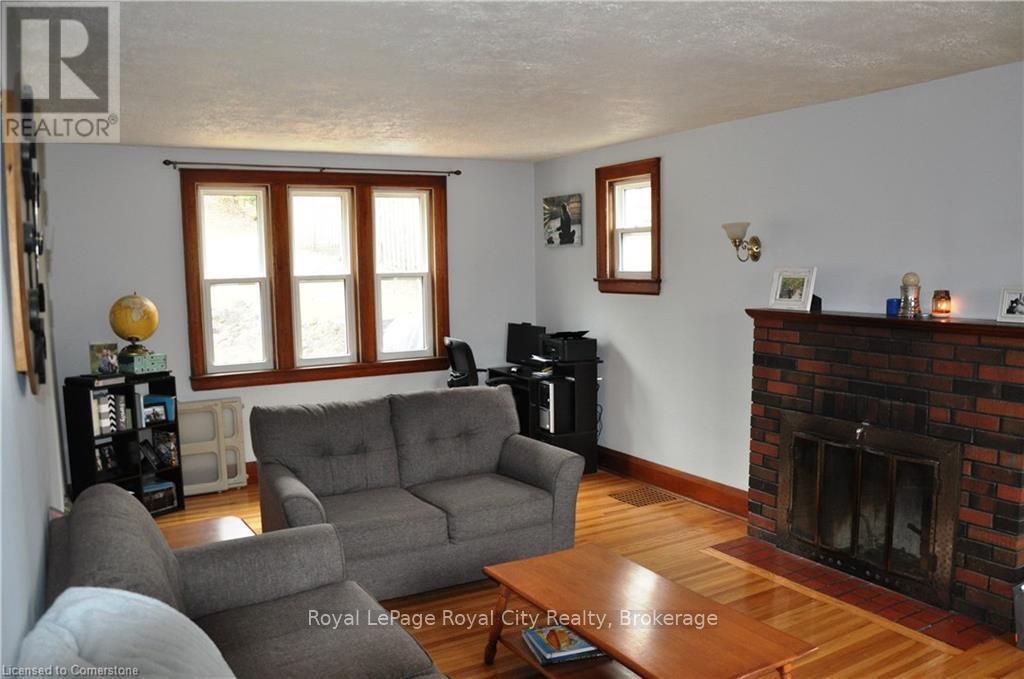 168 Queen Street E, Cambridge, Ontario  N3C 2B2 - Photo 7 - X12209113