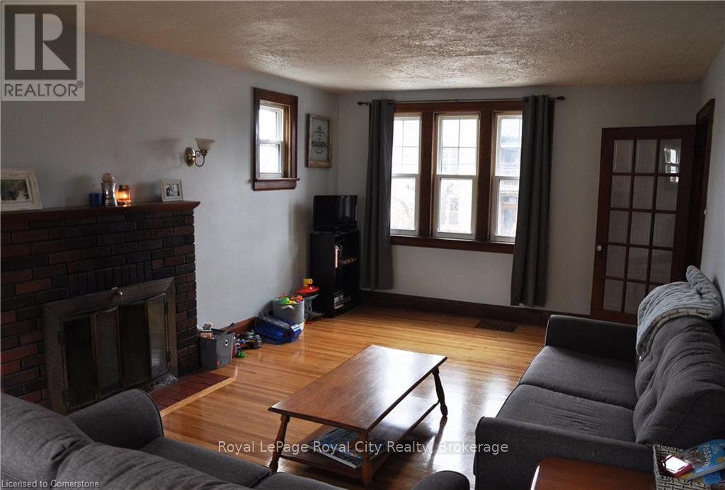 168 Queen Street E, Cambridge, Ontario  N3C 2B2 - Photo 8 - X12209113