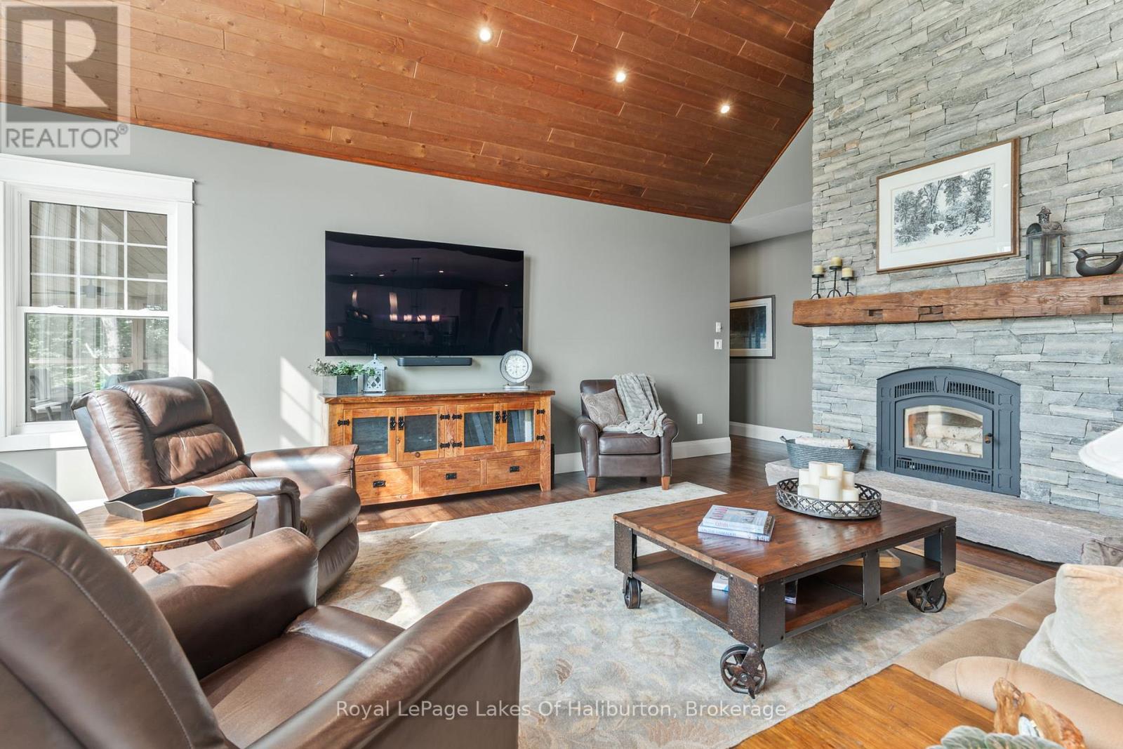 1143 Trillium Trail, Dysart Et Al, Ontario  K0M 1S0 - Photo 11 - X12209163