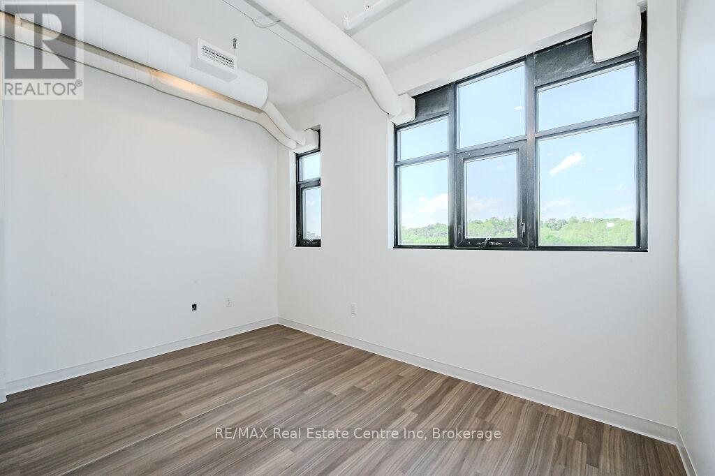520 - 120 Huron Street, Guelph, Ontario  N1E 0T8 - Photo 4 - X12209192