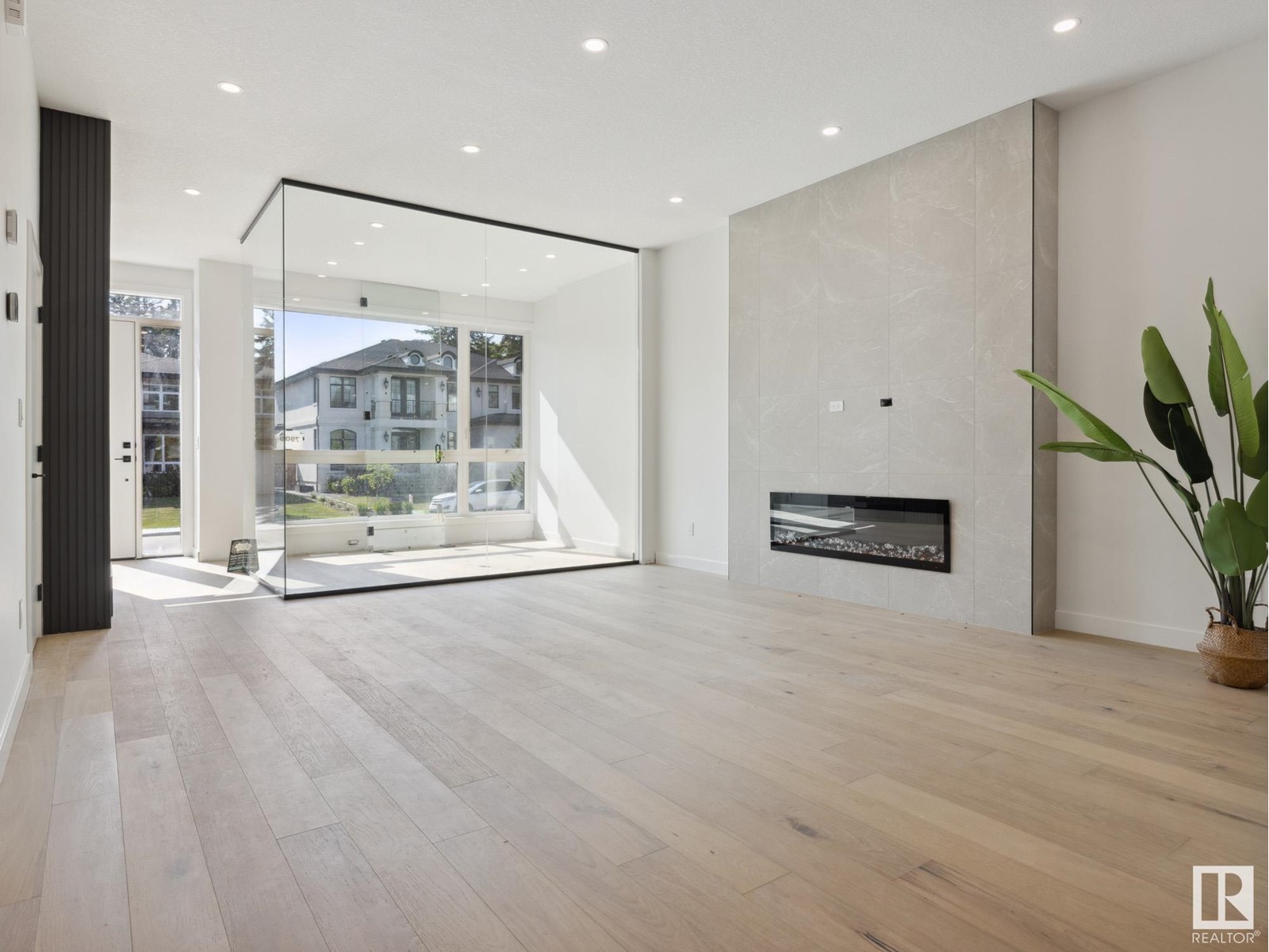 Property at 7909 119 ST NW image 3