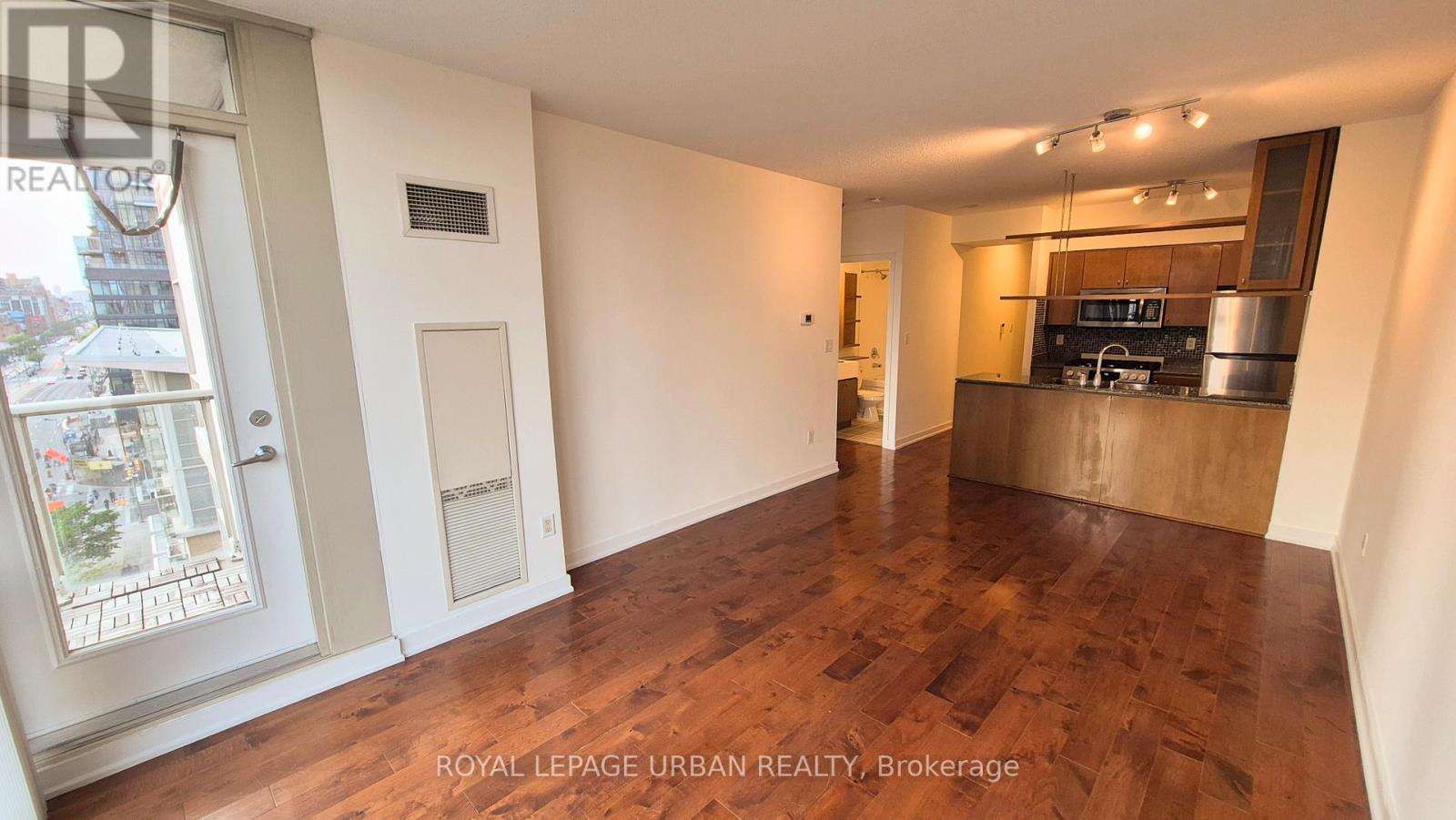 1102 - 35 Mariner Terrace, Toronto, Ontario  M5V 3V9 - Photo 10 - C12208748