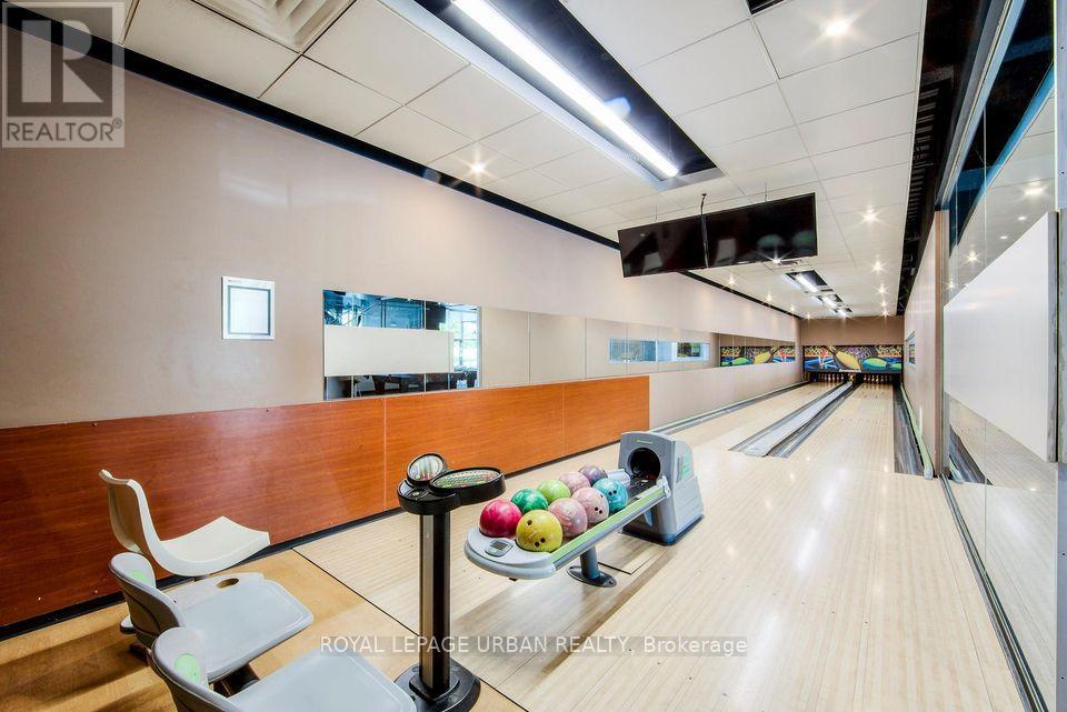 1102 - 35 Mariner Terrace, Toronto, Ontario  M5V 3V9 - Photo 17 - C12208748