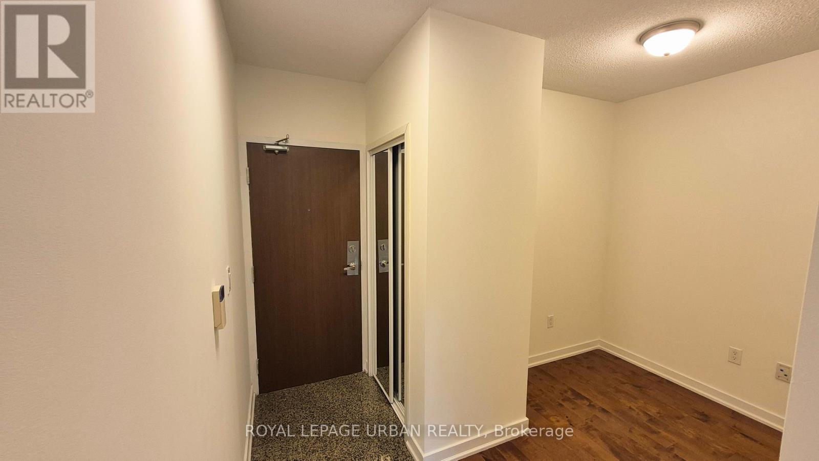 1102 - 35 Mariner Terrace, Toronto, Ontario  M5V 3V9 - Photo 8 - C12208748