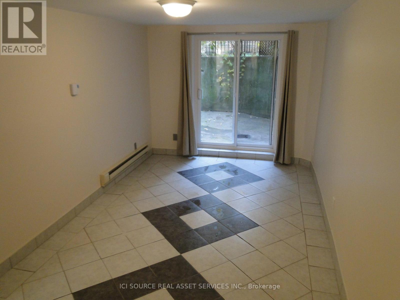 72 Pembroke Street, Toronto, Ontario  M5A 2N8 - Photo 4 - C12208759