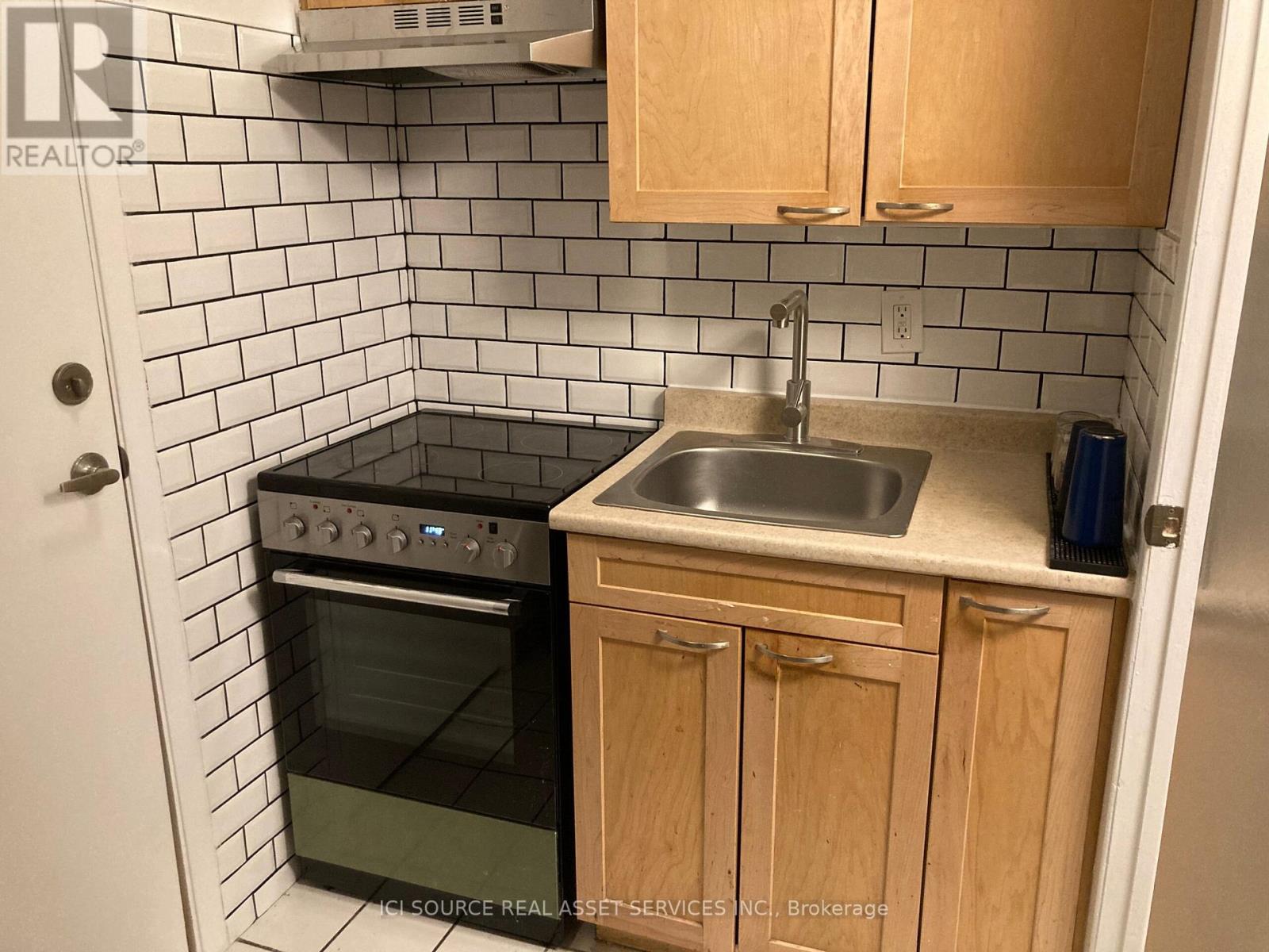 72 Pembroke Street, Toronto, Ontario  M5A 2N8 - Photo 8 - C12208759