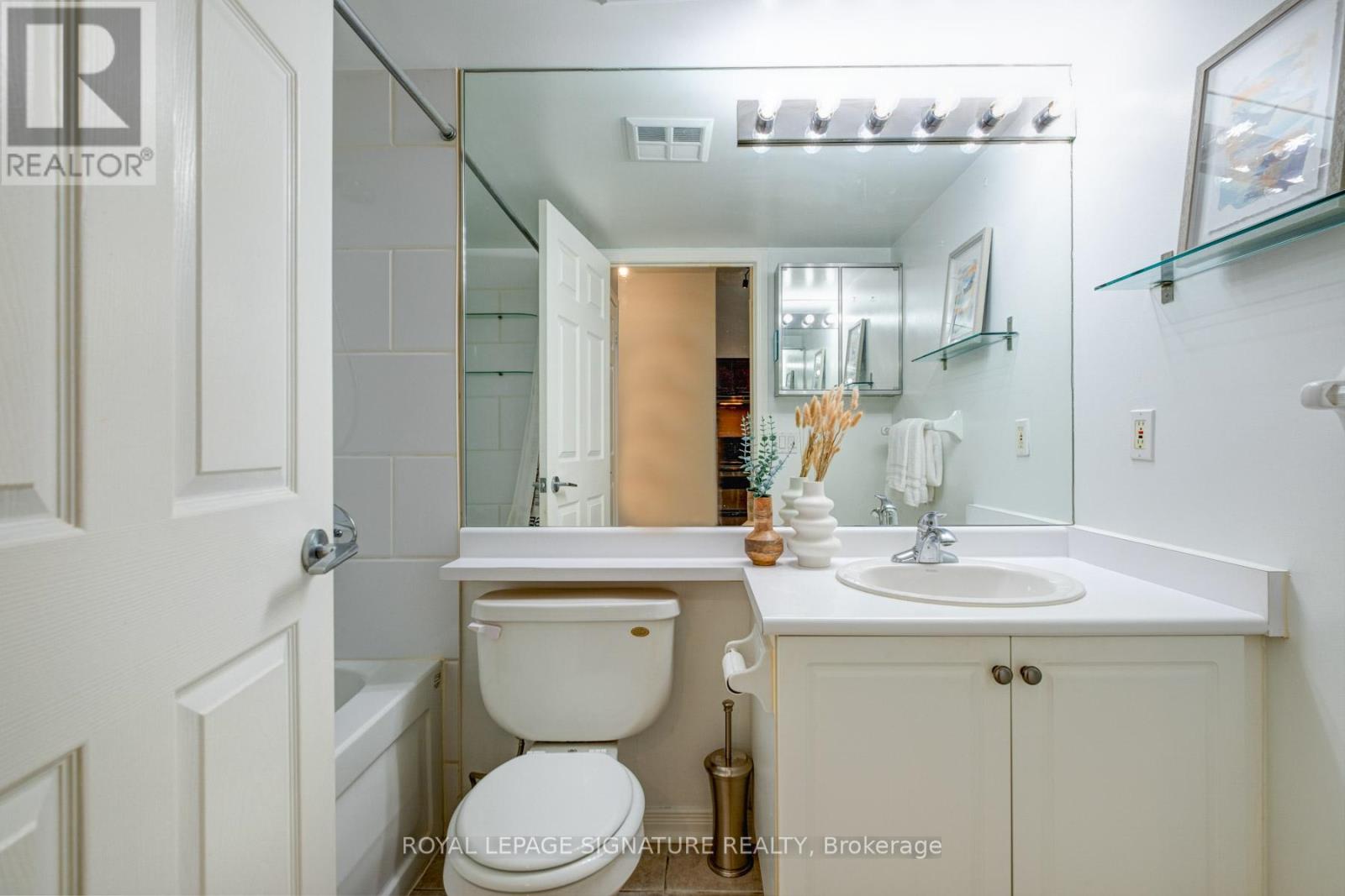511 - 481 Rosewell Avenue, Toronto, Ontario  M4R 2J1 - Photo 16 - C12208901