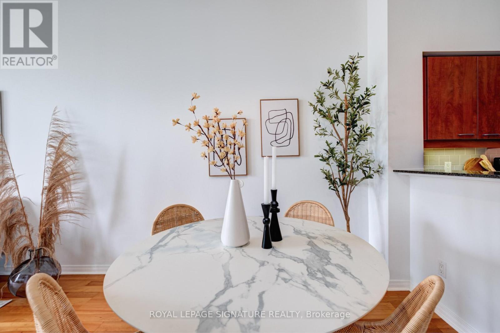 511 - 481 Rosewell Avenue, Toronto, Ontario  M4R 2J1 - Photo 6 - C12208901