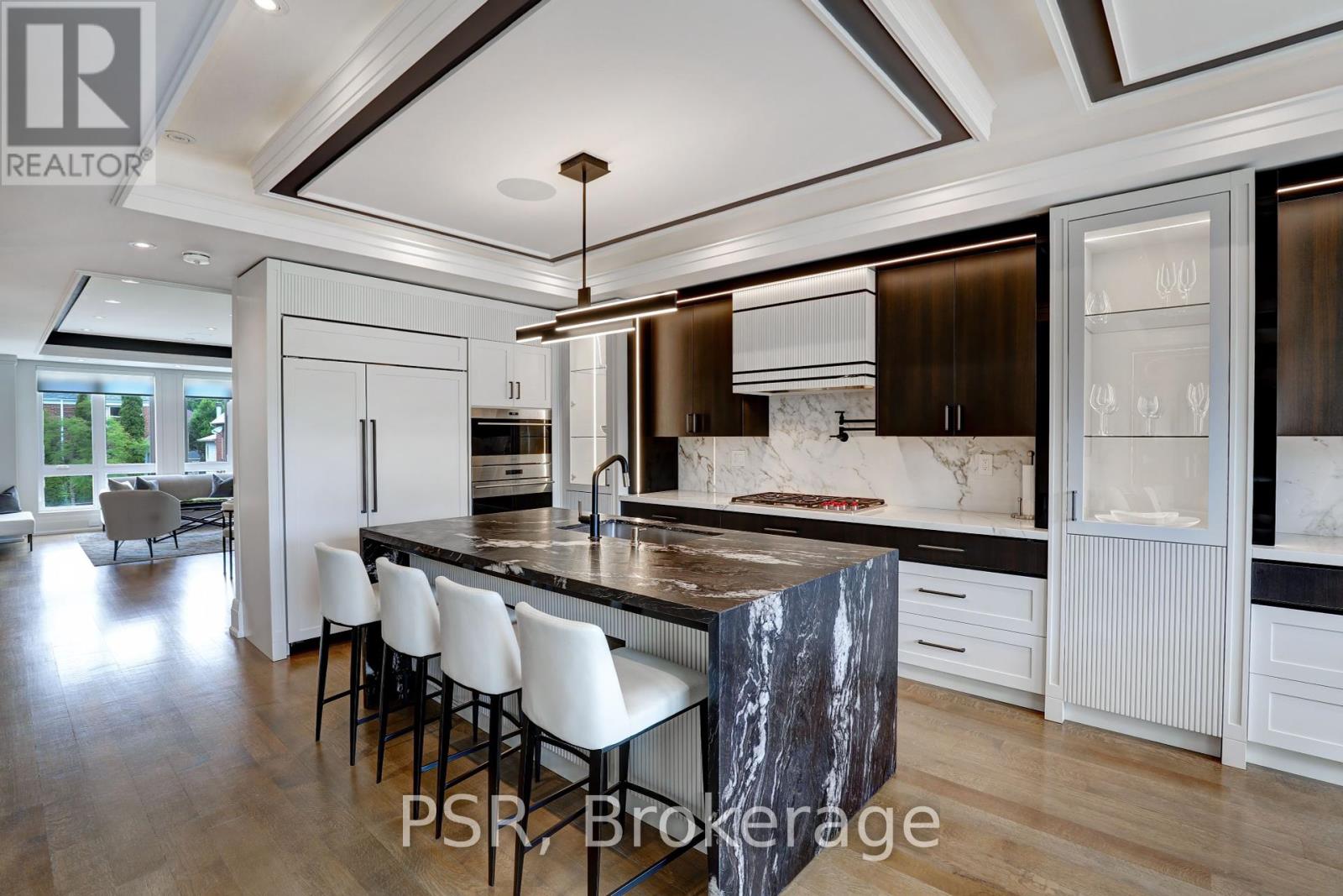 571 Broadway Avenue, Toronto, Ontario  M4G 2S2 - Photo 11 - C12208944