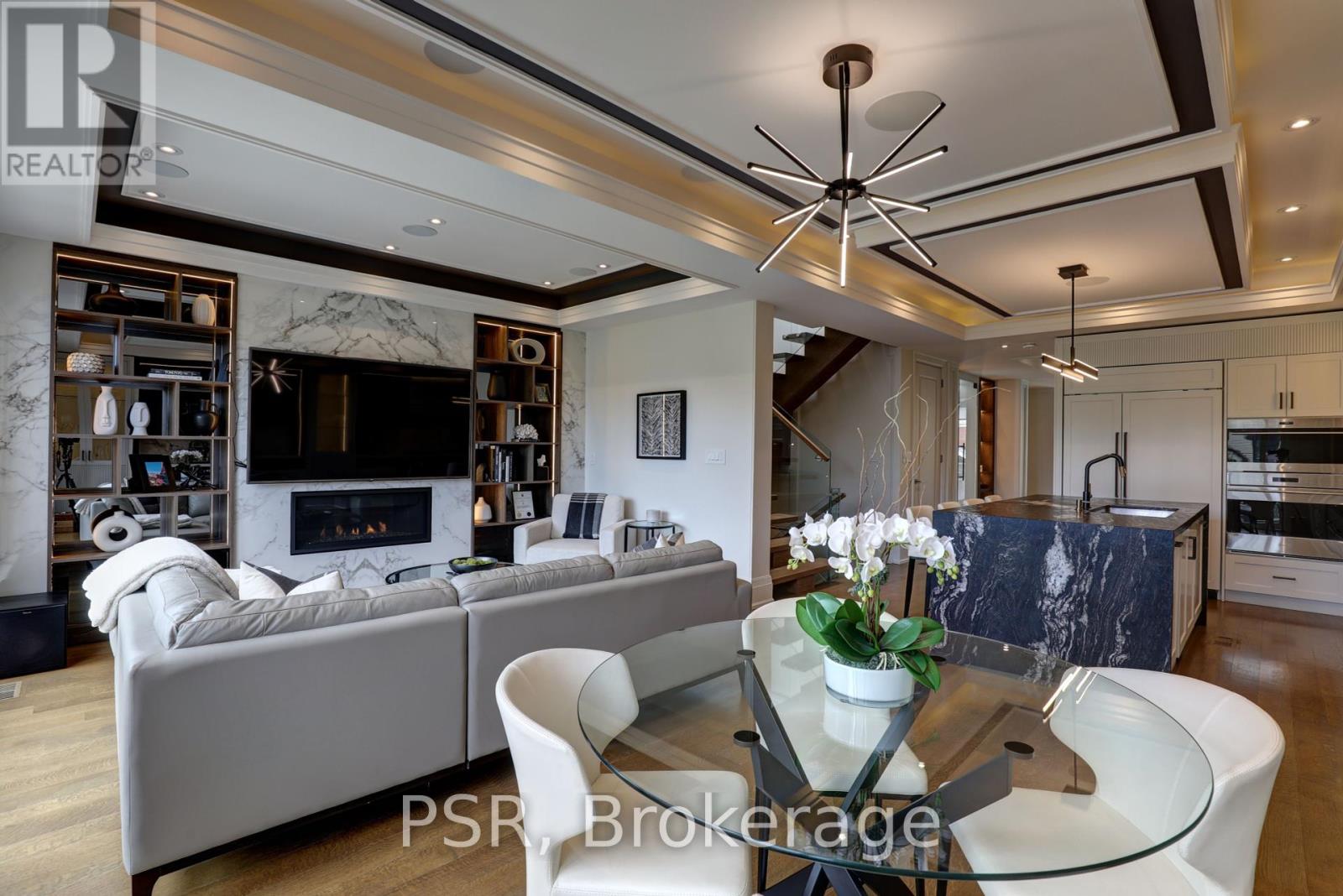 571 Broadway Avenue, Toronto, Ontario  M4G 2S2 - Photo 12 - C12208944