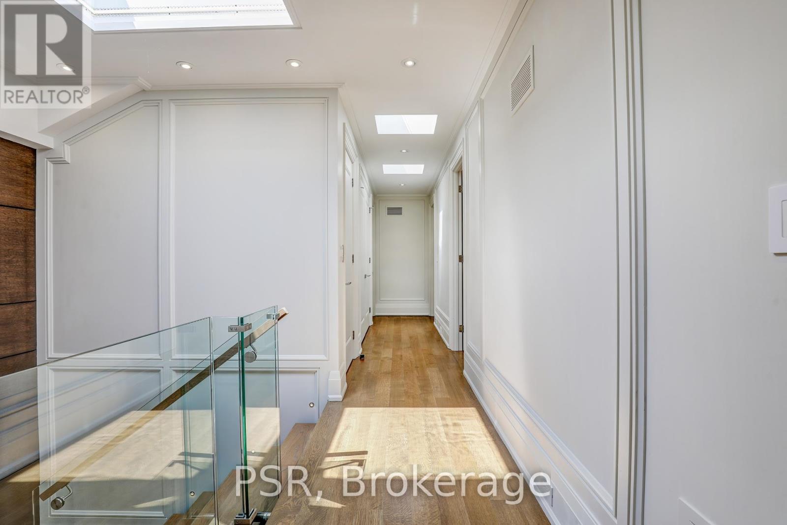 571 Broadway Avenue, Toronto, Ontario  M4G 2S2 - Photo 17 - C12208944